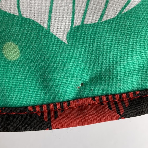 Got Wine? Hipster Santa Oven Mitt with Wine Glass Cookie Cutter - Picture 4 of 8